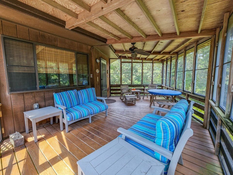 Screened in Porch 2025