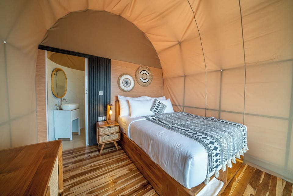 Deluxe Tent, Lake View | 1 bedroom, bed sheets