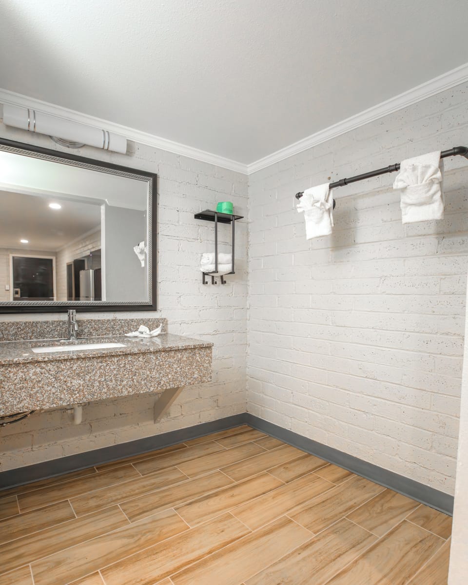 Shower, towels