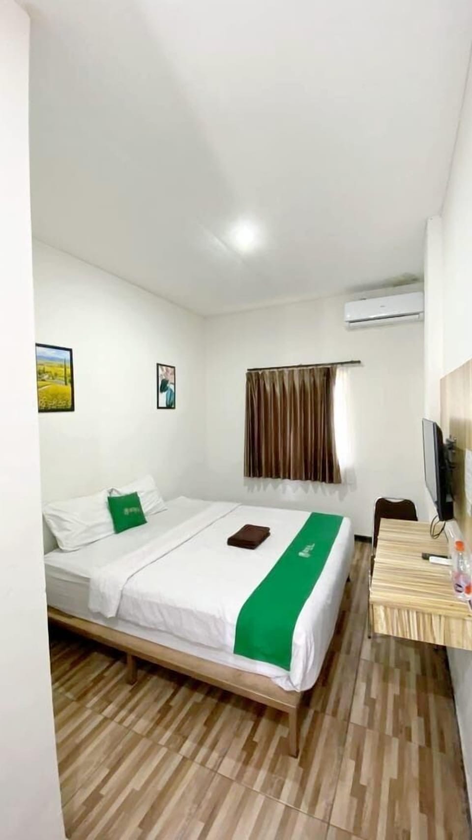 Deluxe Double or Twin Room | Laptop workspace, free WiFi