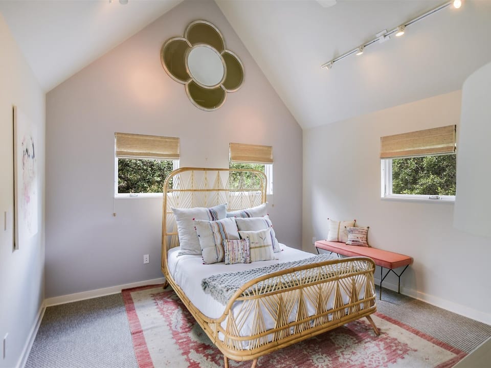 Queen Bedroom Third Floor