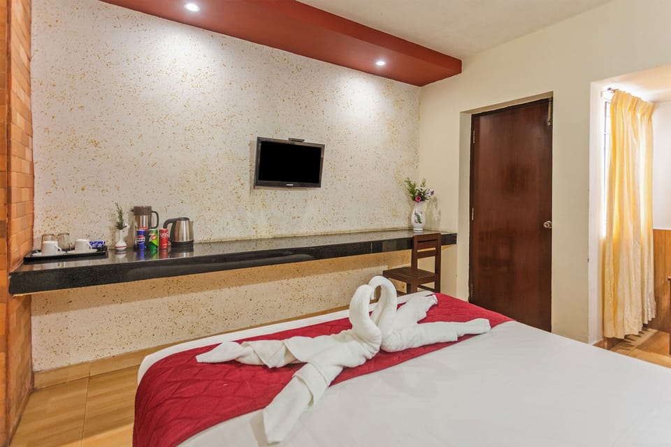 Deluxe Room, 1 Queen Bed | Egyptian cotton sheets, premium bedding, down comforters