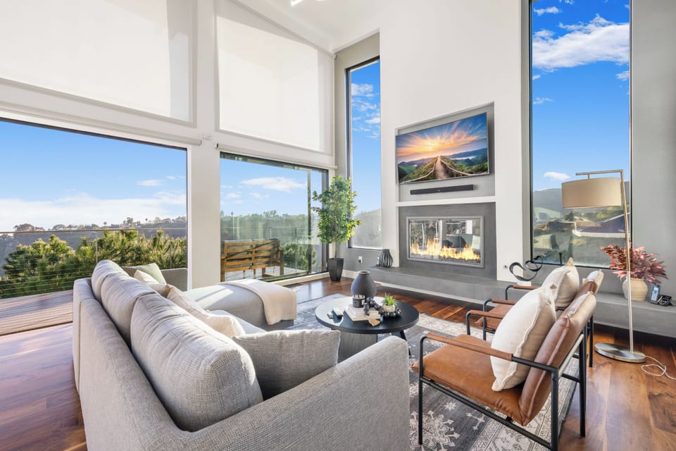 Luxury House, Multiple Beds, Hot Tub, Ocean View (Summitridge) | Living area | 55-inch flat-screen TV with digital channels