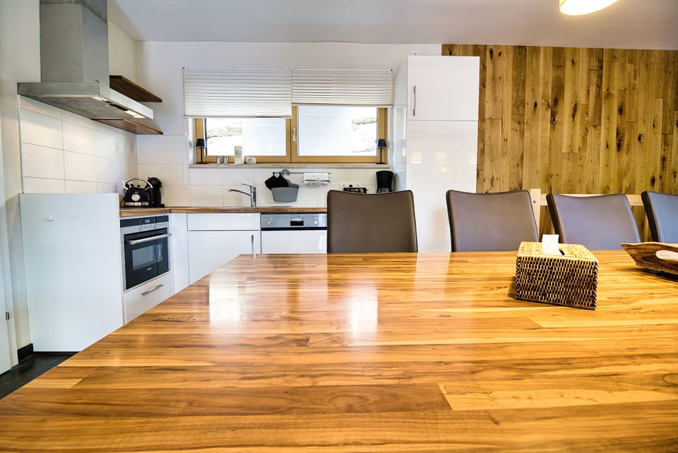 Comfort Duplex, Mountain View | Private kitchen | Electric kettle, toaster, highchair