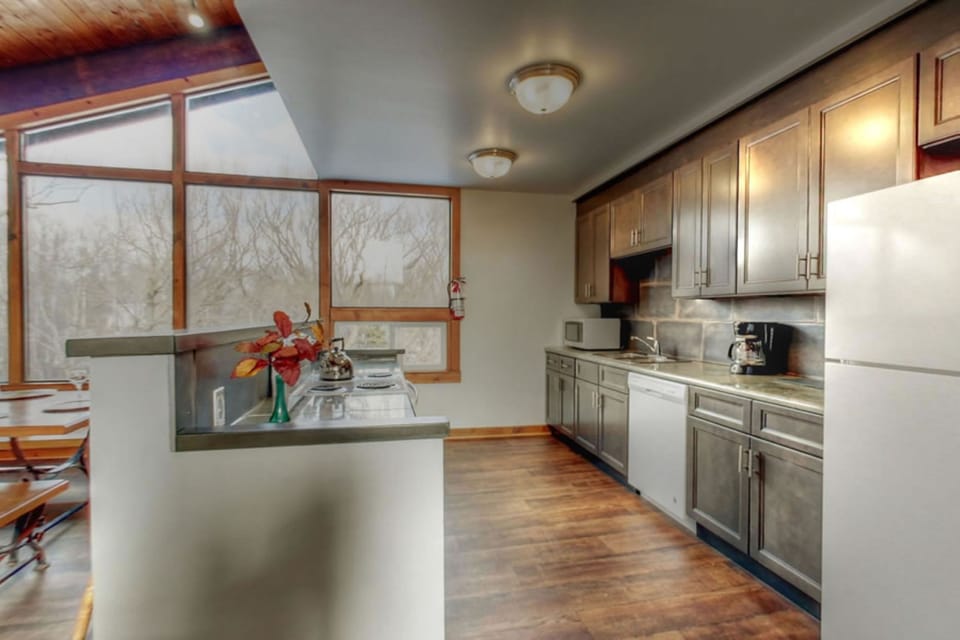 Classic Chalet, Multiple Bedrooms | Private kitchen | Full-size fridge, microwave, oven, stovetop