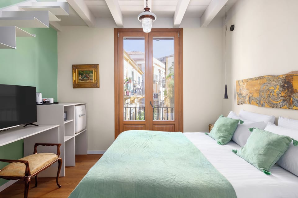 Deluxe Suite | 2 bedrooms, Egyptian cotton sheets, premium bedding, down comforters