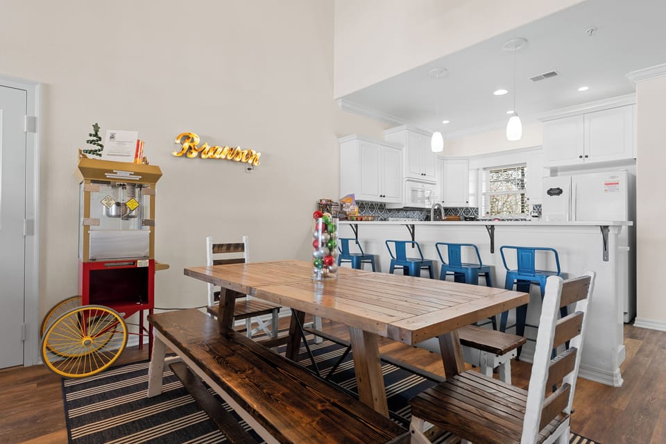 Spacious eating area!