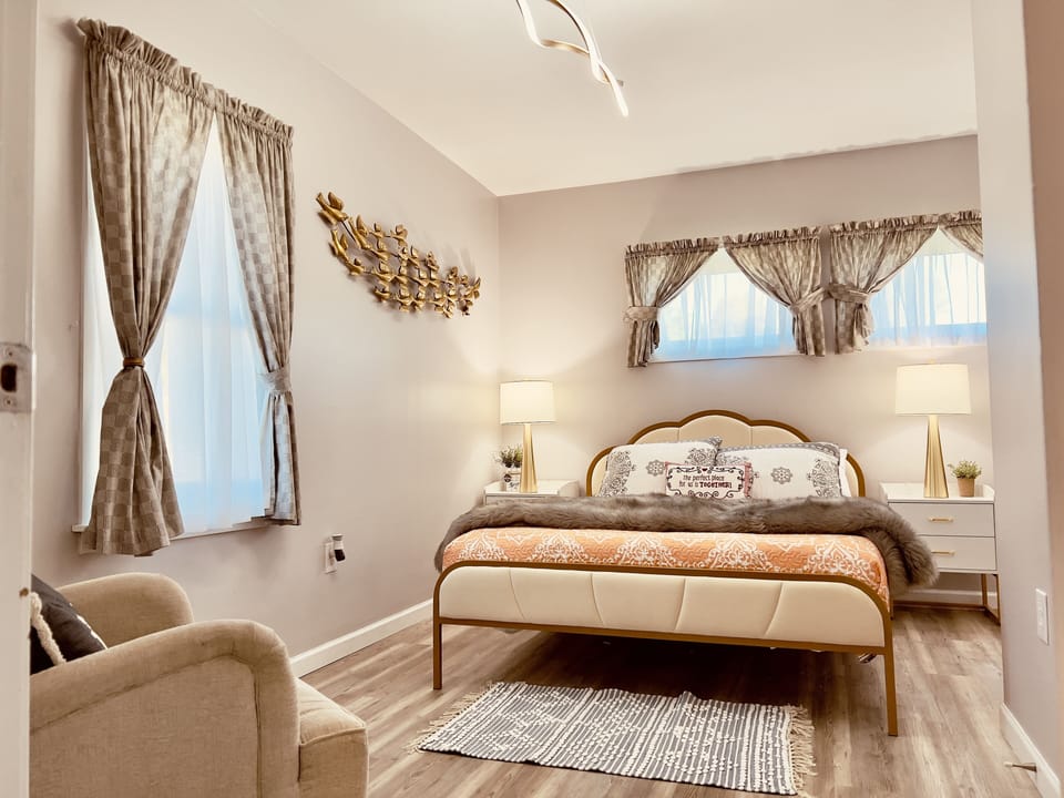 Queen master bedroom