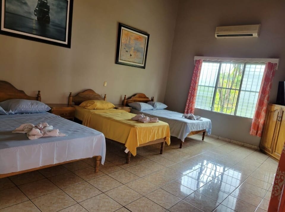 Economy Room | Iron/ironing board, WiFi (free)