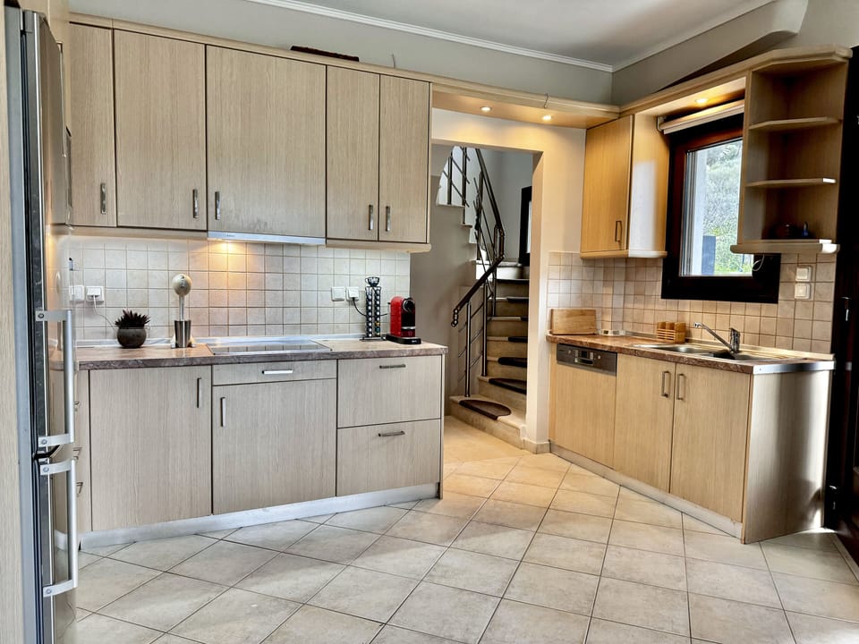 Family House | Private kitchen | Microwave, oven, electric kettle, highchair