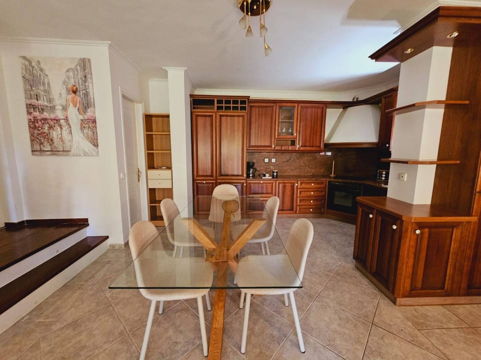 House, 4 Bedrooms, Smoking, Private Pool | Dining