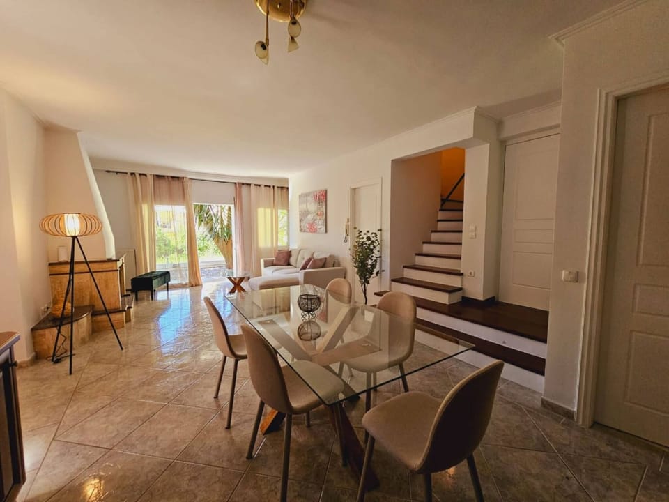 House, 4 Bedrooms, Smoking, Private Pool | Interior