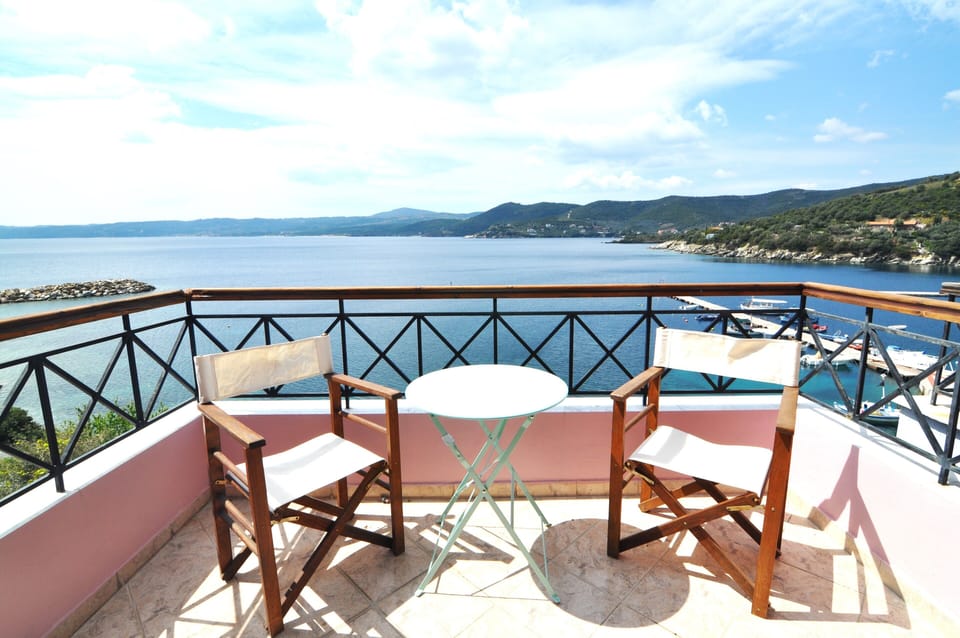 Executive Apartment | Terrace/patio