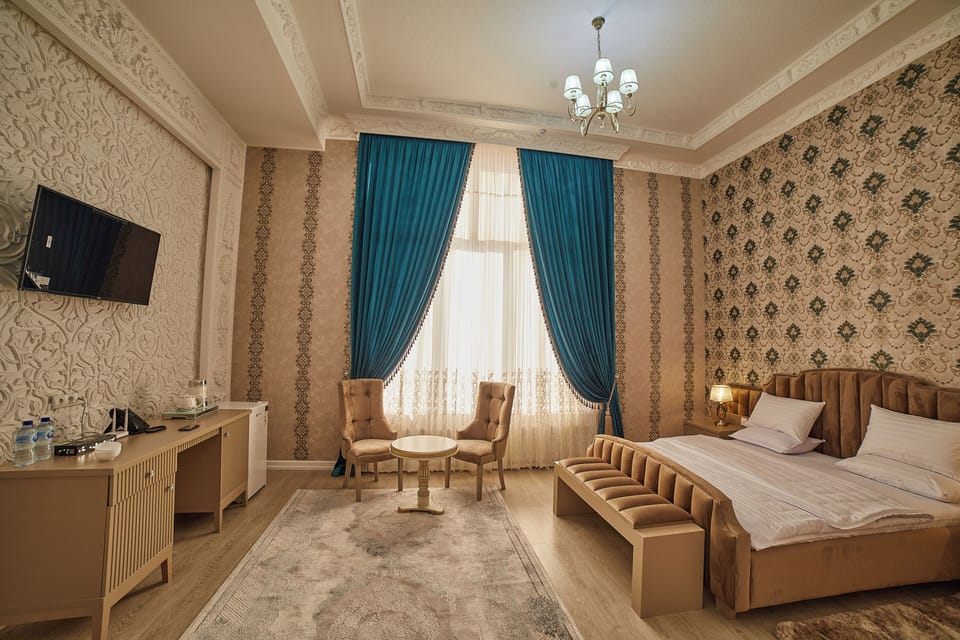 Luxury Double Room | Desk, laptop workspace, iron/ironing board, WiFi (free)