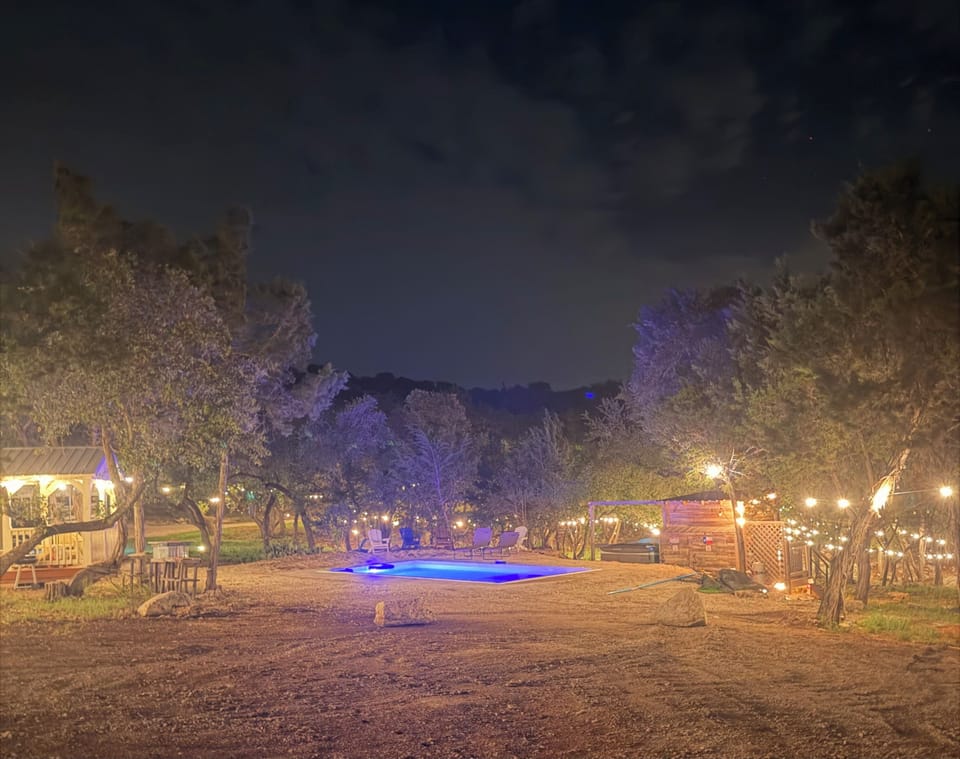 Private pool, hot tub, steam sauna, outdoor shower, grill, TVs, and gazebo