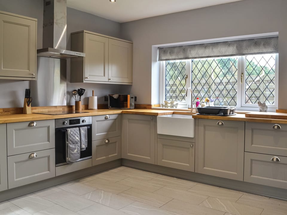 Kitchen | Heatherdene - Fern Cottage - Heatherdene Cottages, Wilberfoss, near York