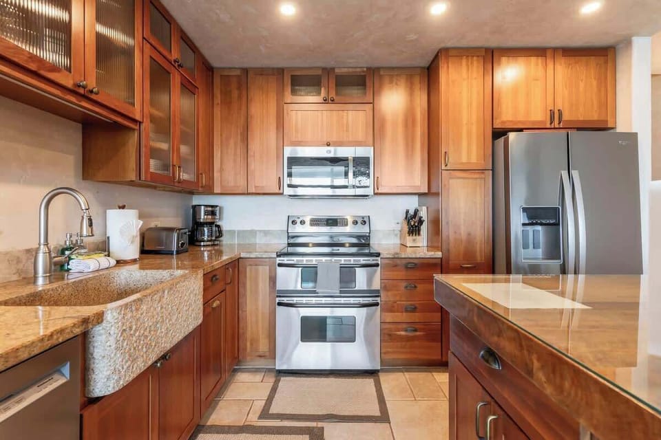Completely remodeled kitchen fully equipped with upgraded stainless appliances. 