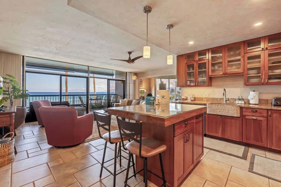 Beautifully remodeled unit with expansive ocean views.