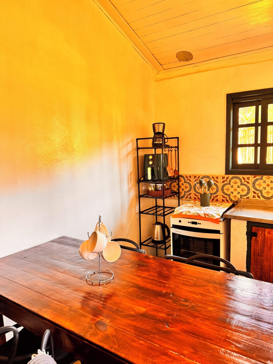 Family Cottage, Fireplace, Lake View | Private kitchen | Fridge, microwave, coffee/tea maker, electric kettle