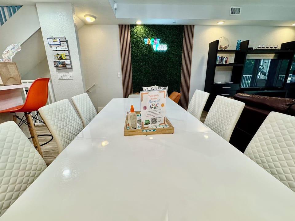 Dining for 8 plus 4 at the bar