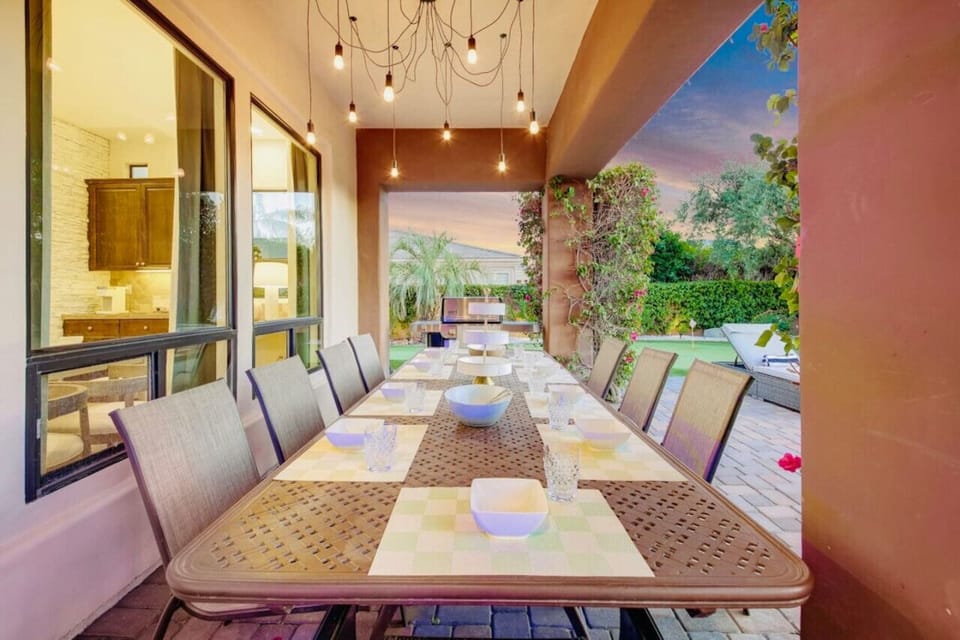 Outdoor dining