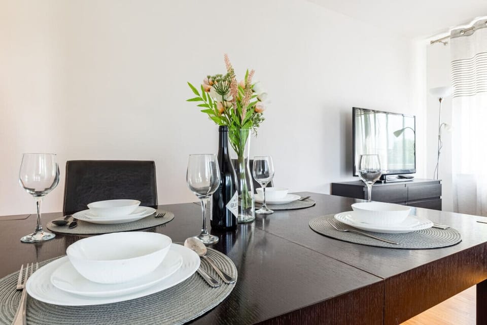 Dining Area | Book Now with RENTUJEMY