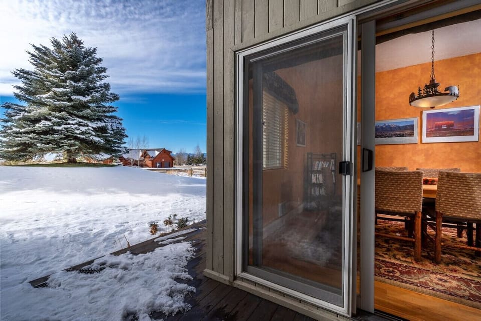 Back deck with propane bbq grill