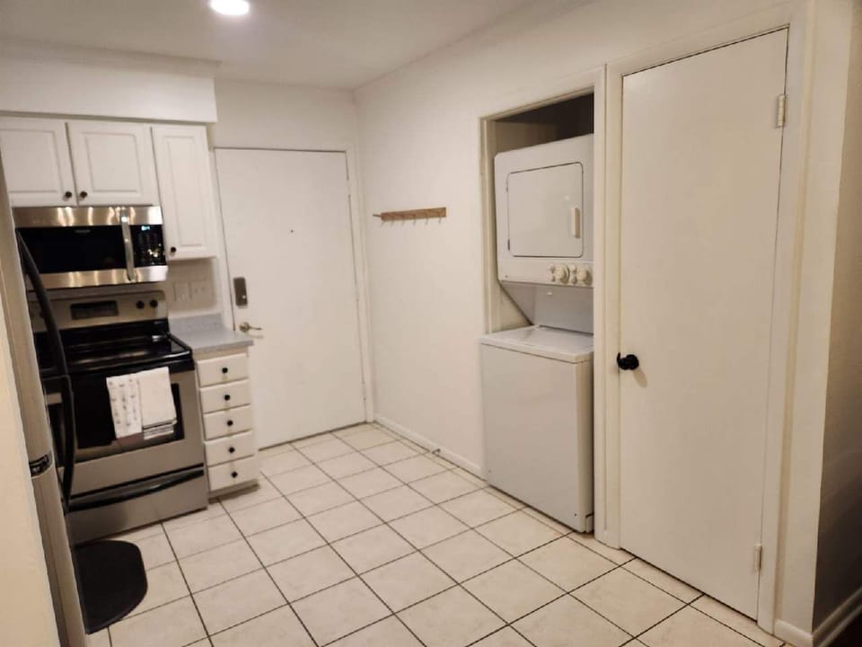 Stackable washer/dryer combo.