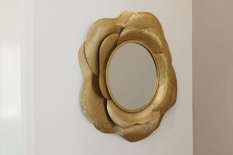 Sophisticated Wall Mirror