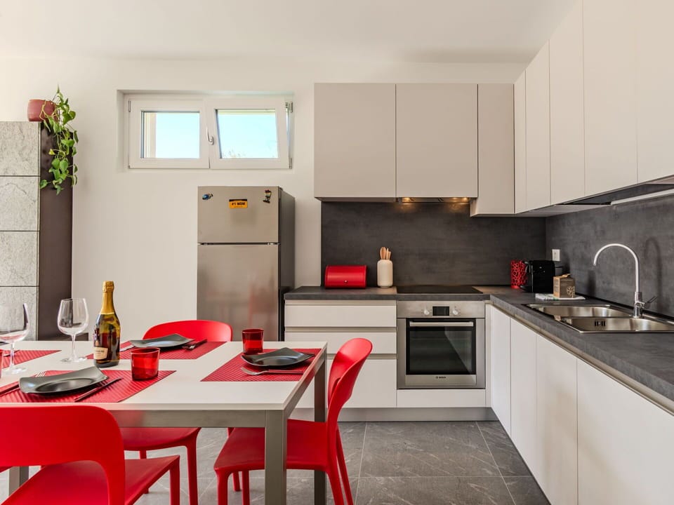 Car, Cloud, Sky, Vehicle, Wheel, Plant, Motor Vehicle, Infrastructure, Arecales