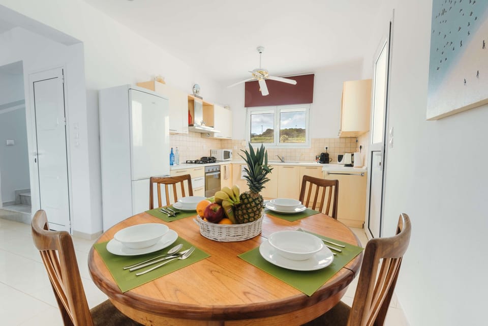 Villa, 2 Bedrooms, Smoking, Private Pool | Private kitchen