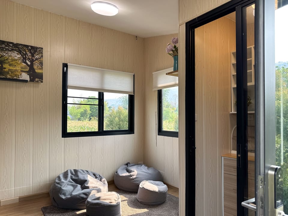 Deluxe Double Room | Living area | LED TV
