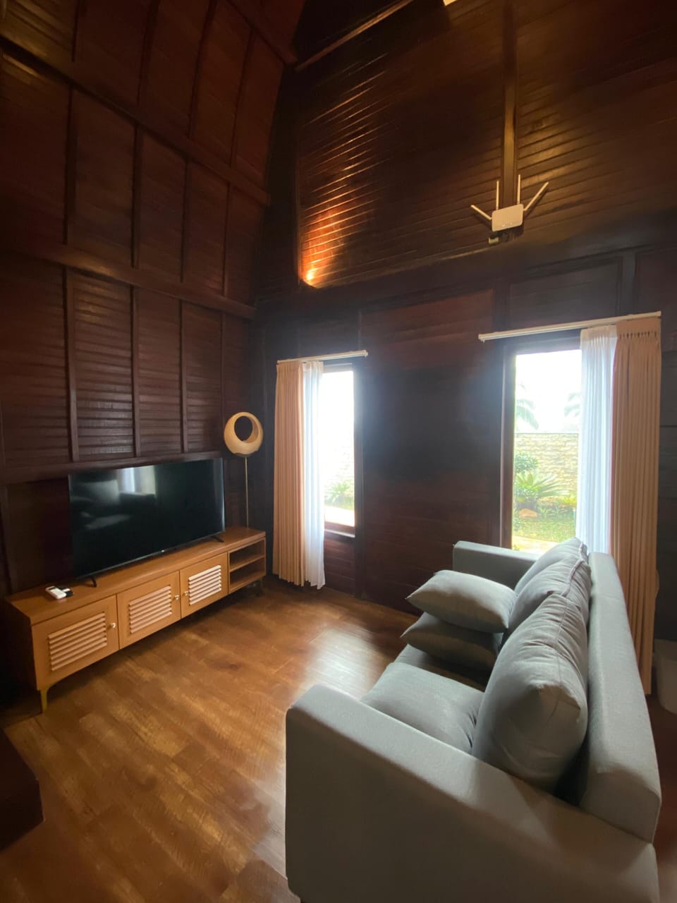 32-inch Smart TV with cable channels