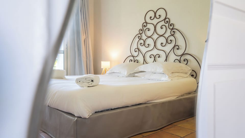 Superior Twin Room | In-room safe, individually decorated, individually furnished