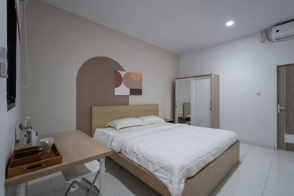 Deluxe Room | 1 bedroom, desk, free WiFi, bed sheets