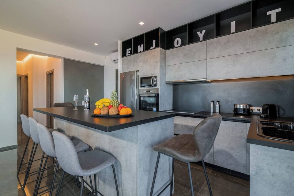 Villa, 2 Bedrooms, Patio, Garden View | Private kitchen