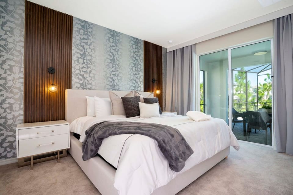 House | 5 bedrooms, high-speed internet