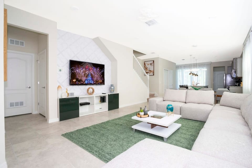House | 5 bedrooms, high-speed internet