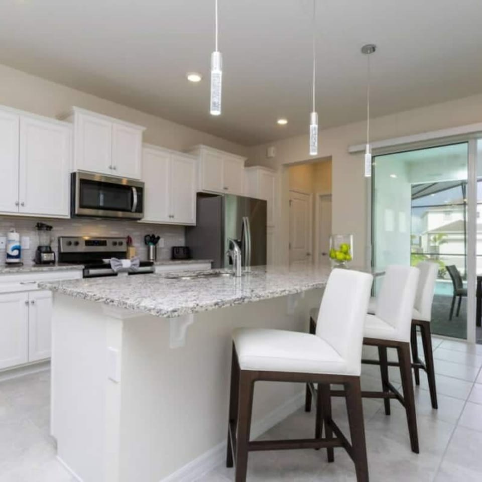 House | 5 bedrooms, iron/ironing board, high-speed internet