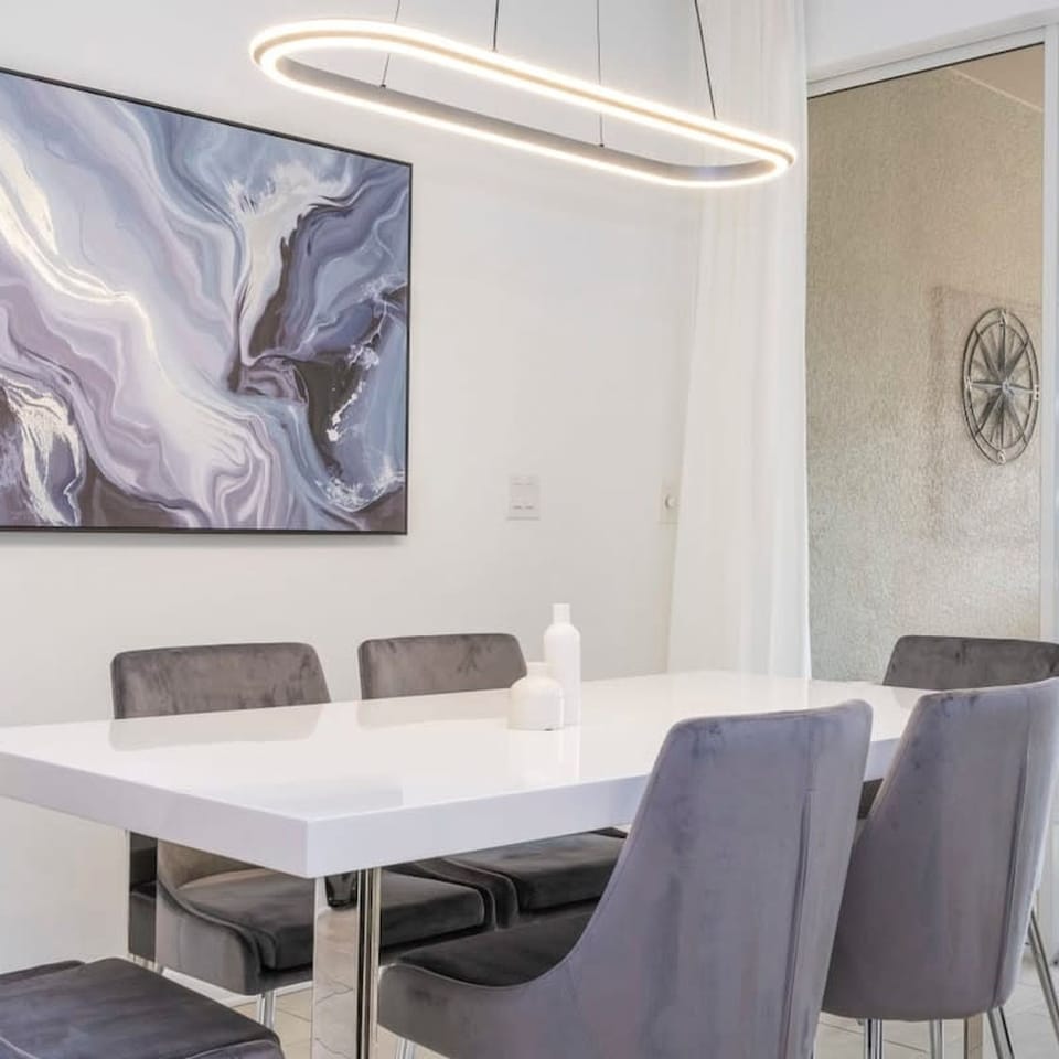 House | 4 bedrooms, high-speed internet