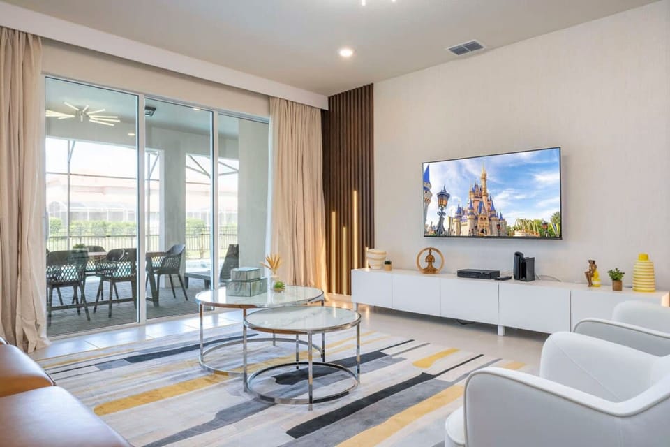 House | 7 bedrooms, iron/ironing board, high-speed internet