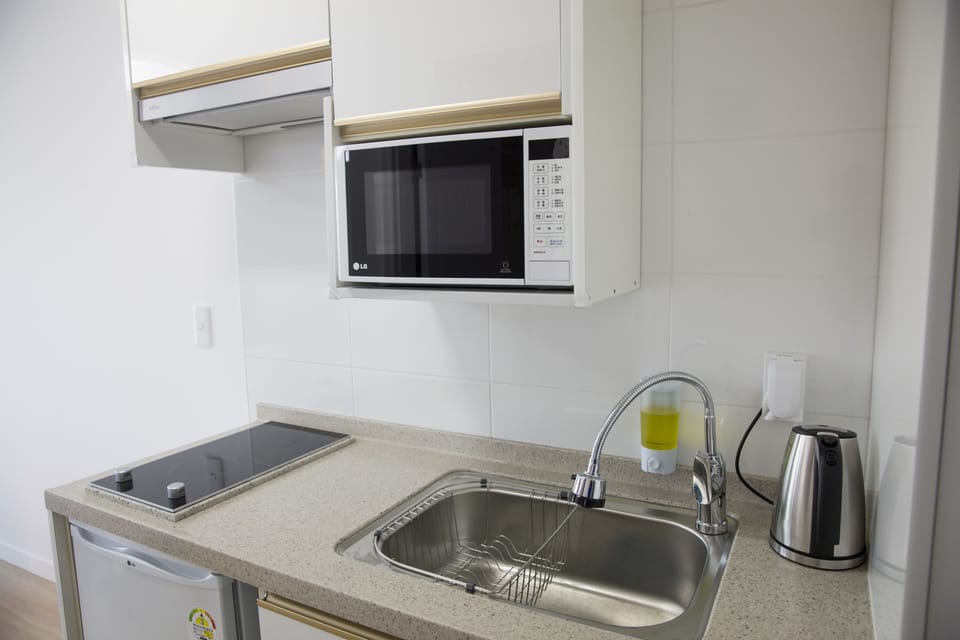 Duplex | Laptop workspace, free WiFi, bed sheets