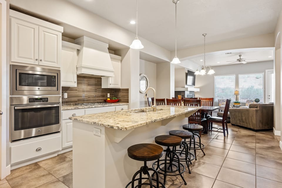 Townhome, 4 Bedrooms | Private kitchen | Coffee/tea maker, fridge, oven, toaster