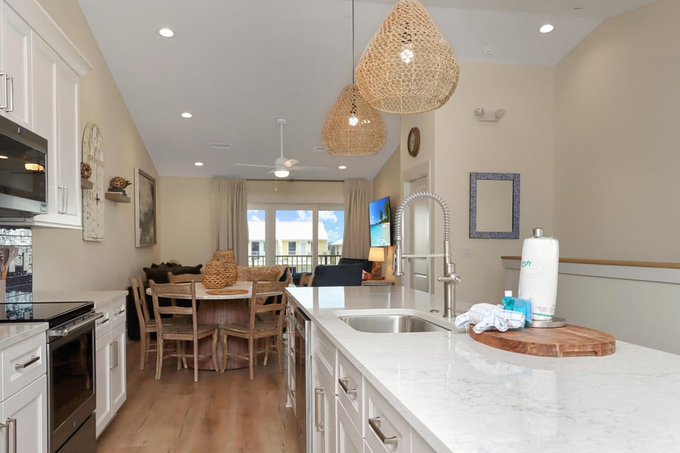 House, Multiple Beds (Sea Cliff K66 Sunset on the Cape) | Private kitchen | Oven, toaster