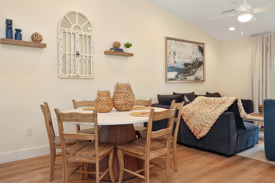 House, Multiple Beds (Sea Cliff K66 Sunset on the Cape) | Dining
