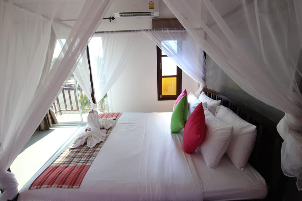 Luxury Room | Desk, free WiFi, bed sheets