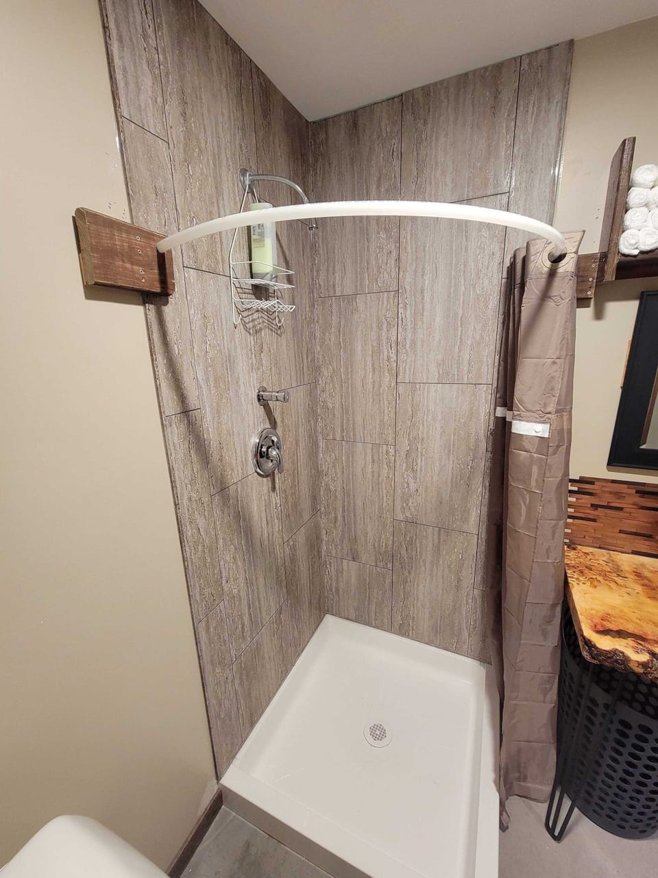 Bathhouse shower