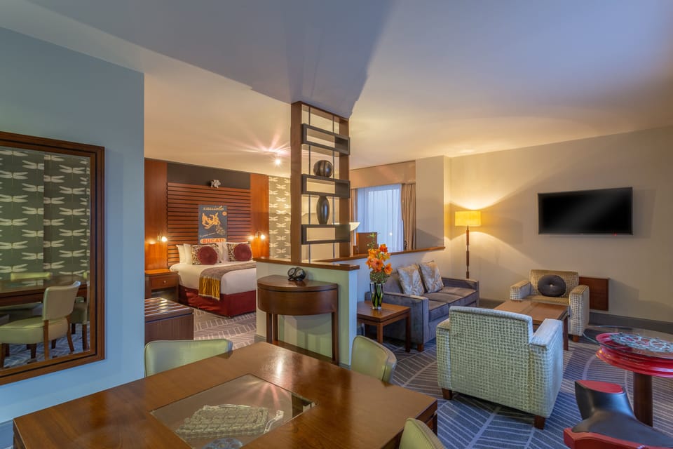 Junior Suite, 1 King Bed, Park View | Hypo-allergenic bedding, minibar, in-room safe, desk