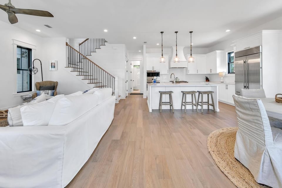 House, Multiple Beds (Heels in the Sand) | Living area | TV