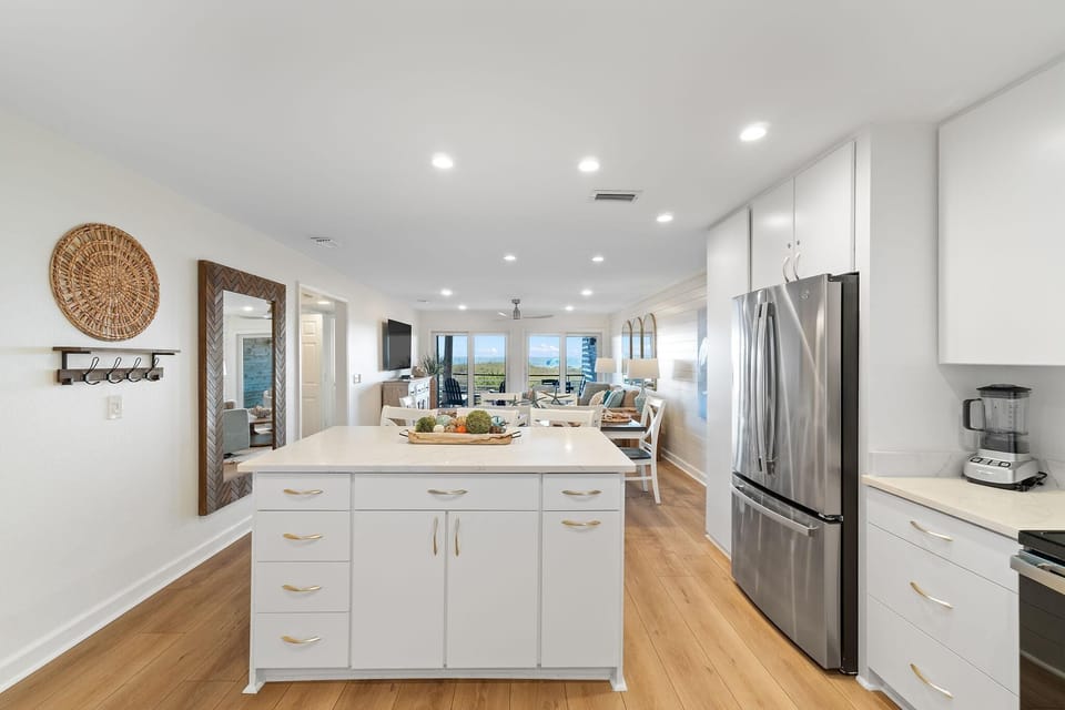 Condo, Multiple Beds (Needle Rush Point D11) | Private kitchen | Oven, toaster, paper towels